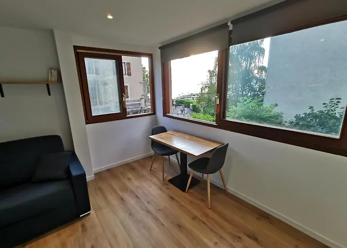 Rives And Sleep Apartment *